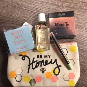 Make up bag with Ciaté and Pixi samples!